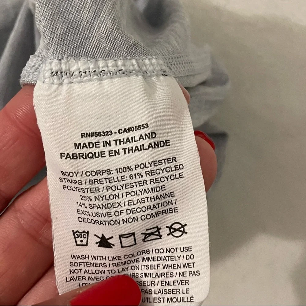 NIKE Just do it Dri-Fit Gray Tank Top with Strap Detail Size XL Girls - Picture 6 of 7